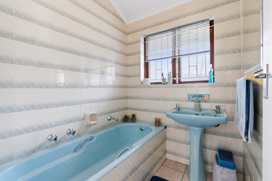 4 Bedroom Property for Sale in Edgemead Western Cape